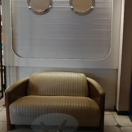 ホテル Le Claridge