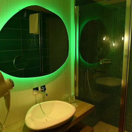 Le Claridge 3*