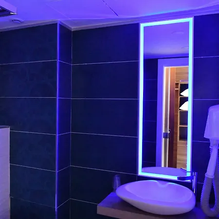 Le Claridge Hotel 3*