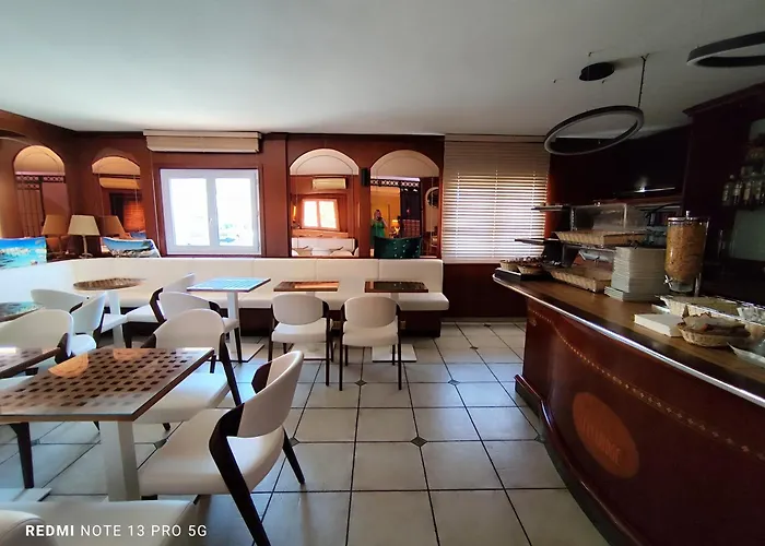 Le Claridge Szálloda